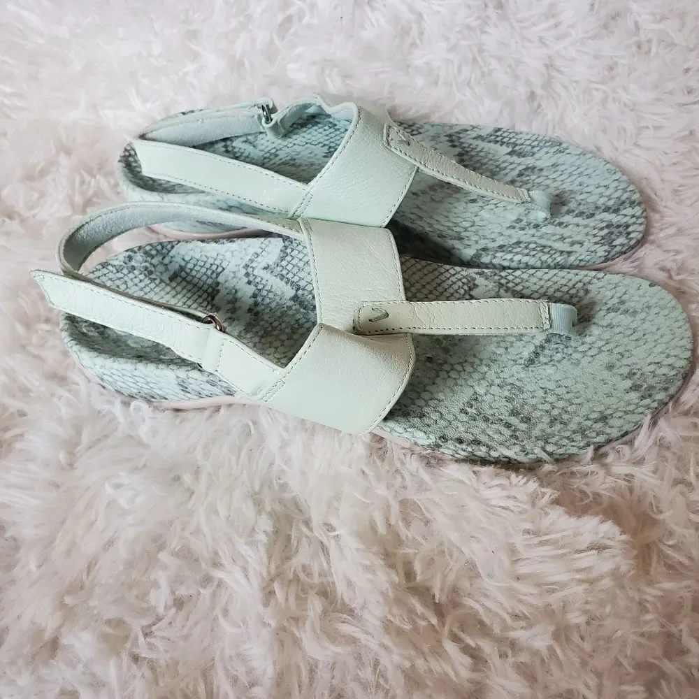Vionic women sandals